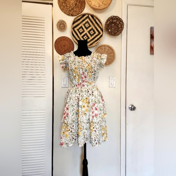 Floral Mini Dress With Tiered Ruffles - Picture 5 of 7